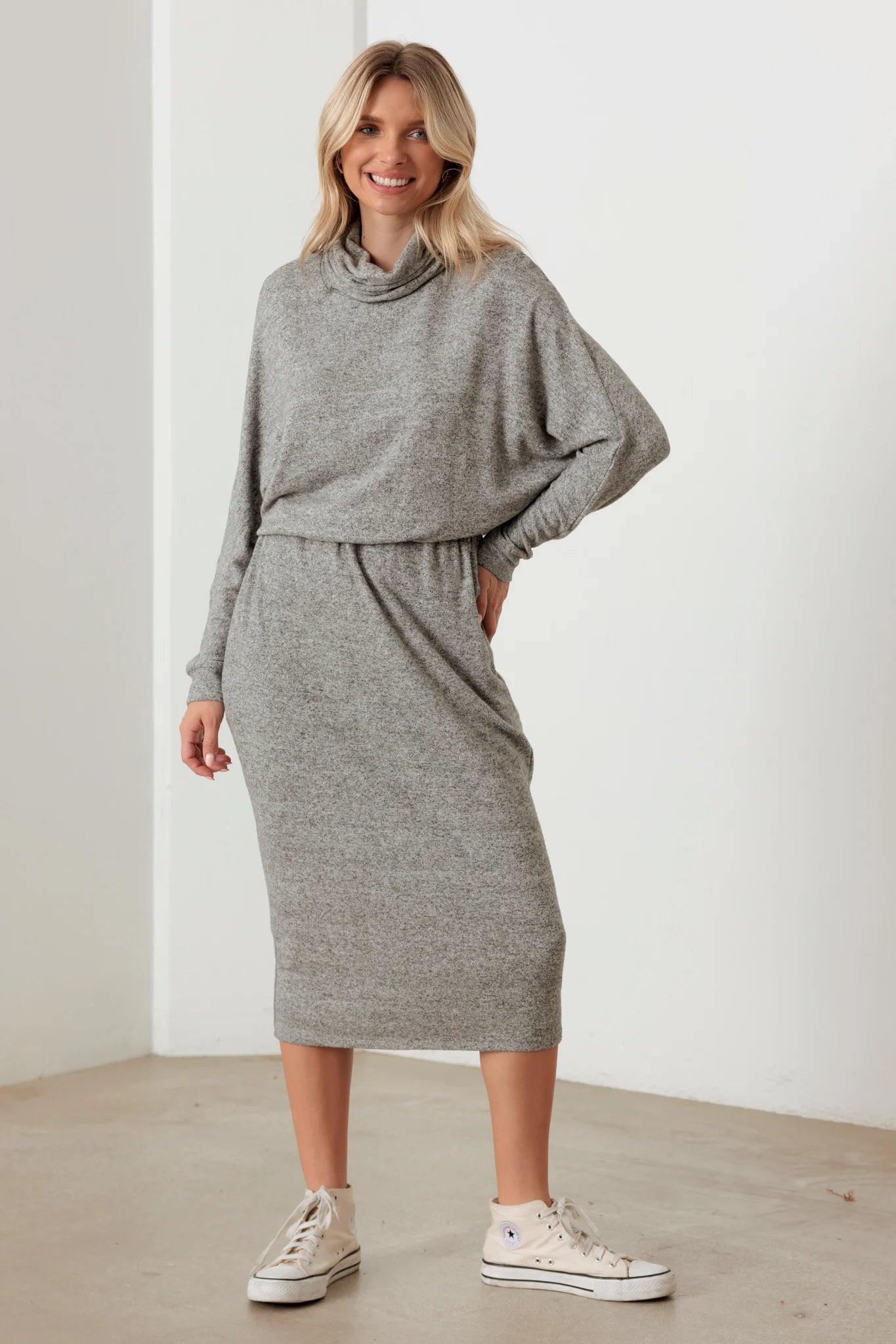 Turtle Neck Elastic Waist Long Sleeve Midi Dress